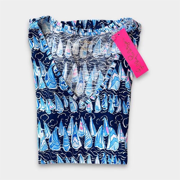 Lilly Pulitzer Etta V-Neck Low Tide Navy Sails and Stripes T-Shirt S NWT - Picture 1 of 8